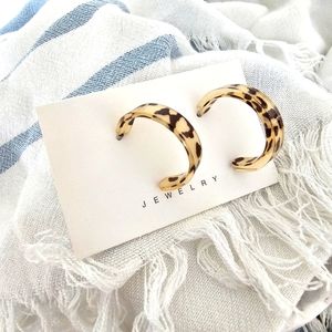 🐆 Leopard Cuff Hoop Earrings